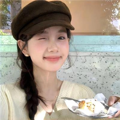 挥著翅膀的女孩